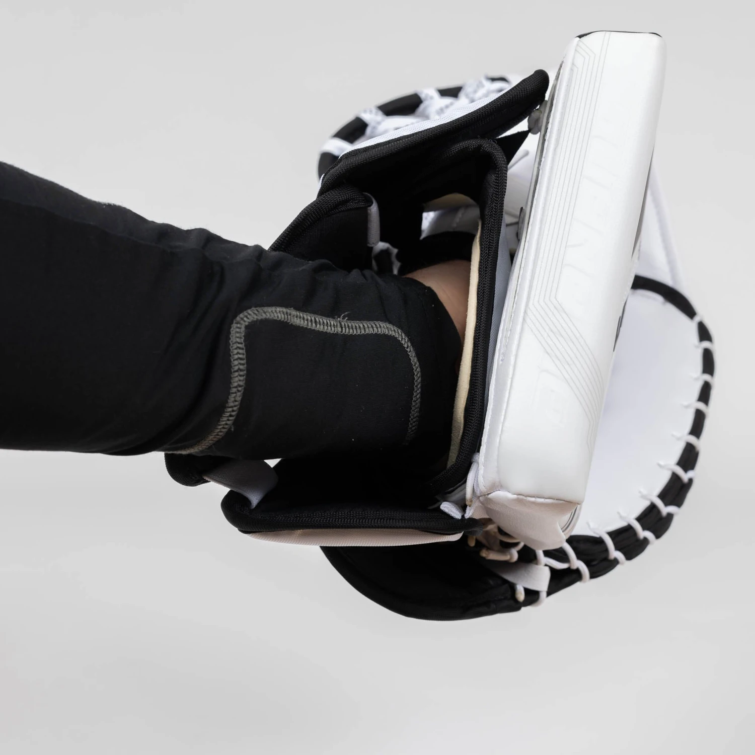 Bauer Supreme Mach Senior Goalie Catcher - Image 7