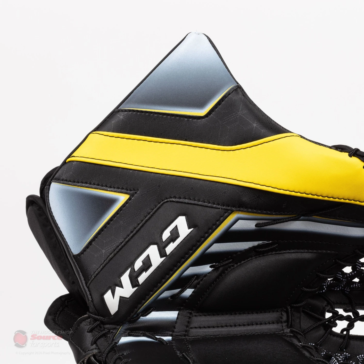 CCM Axis Senior Goalie Catcher - Image 4