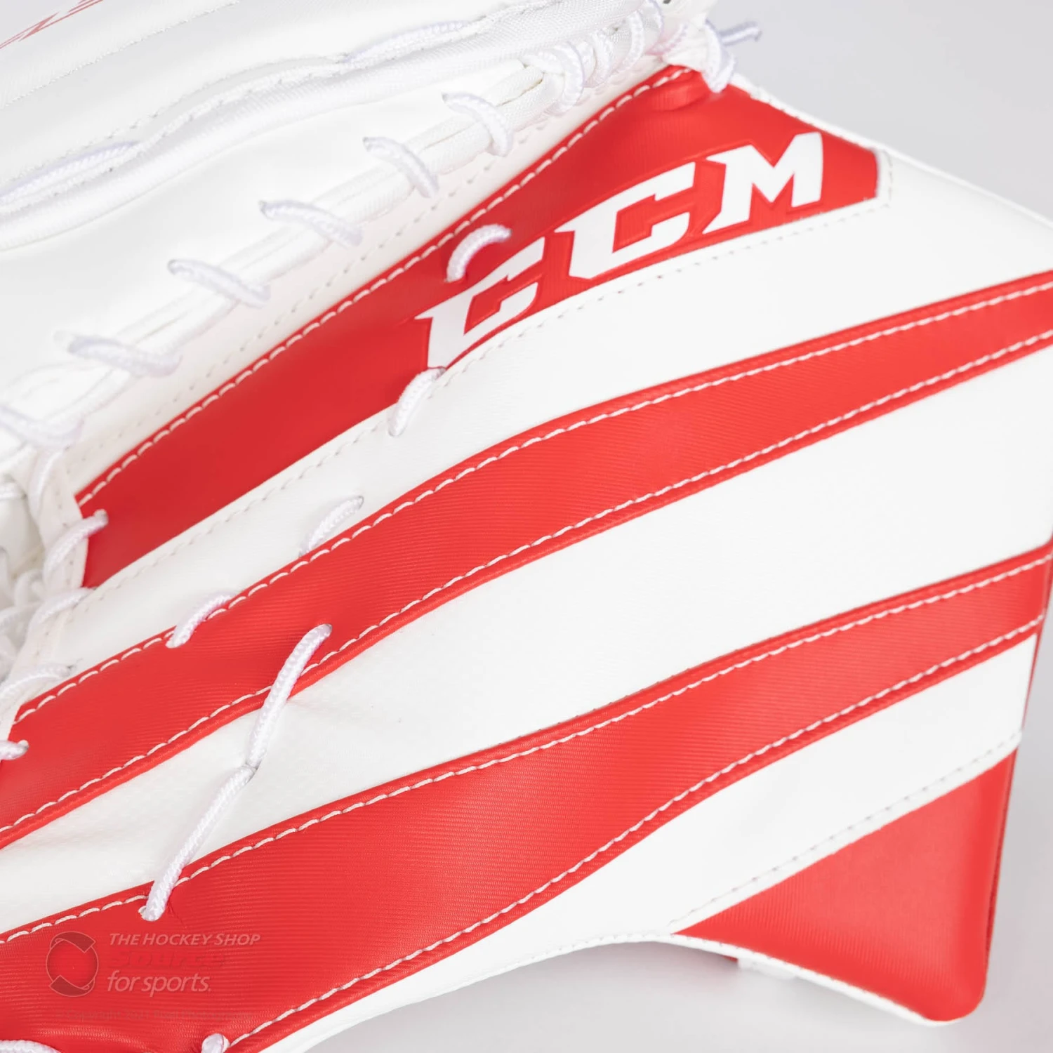 CCM Extreme Flex E5.5 Youth Goalie Catcher - Image 5