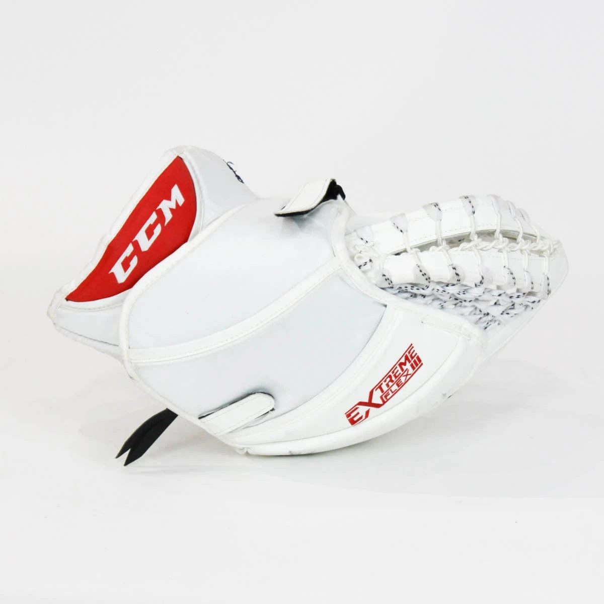 CCM Extreme Flex 3 Pro Intermediate Goalie Catcher - Demo - Image 2