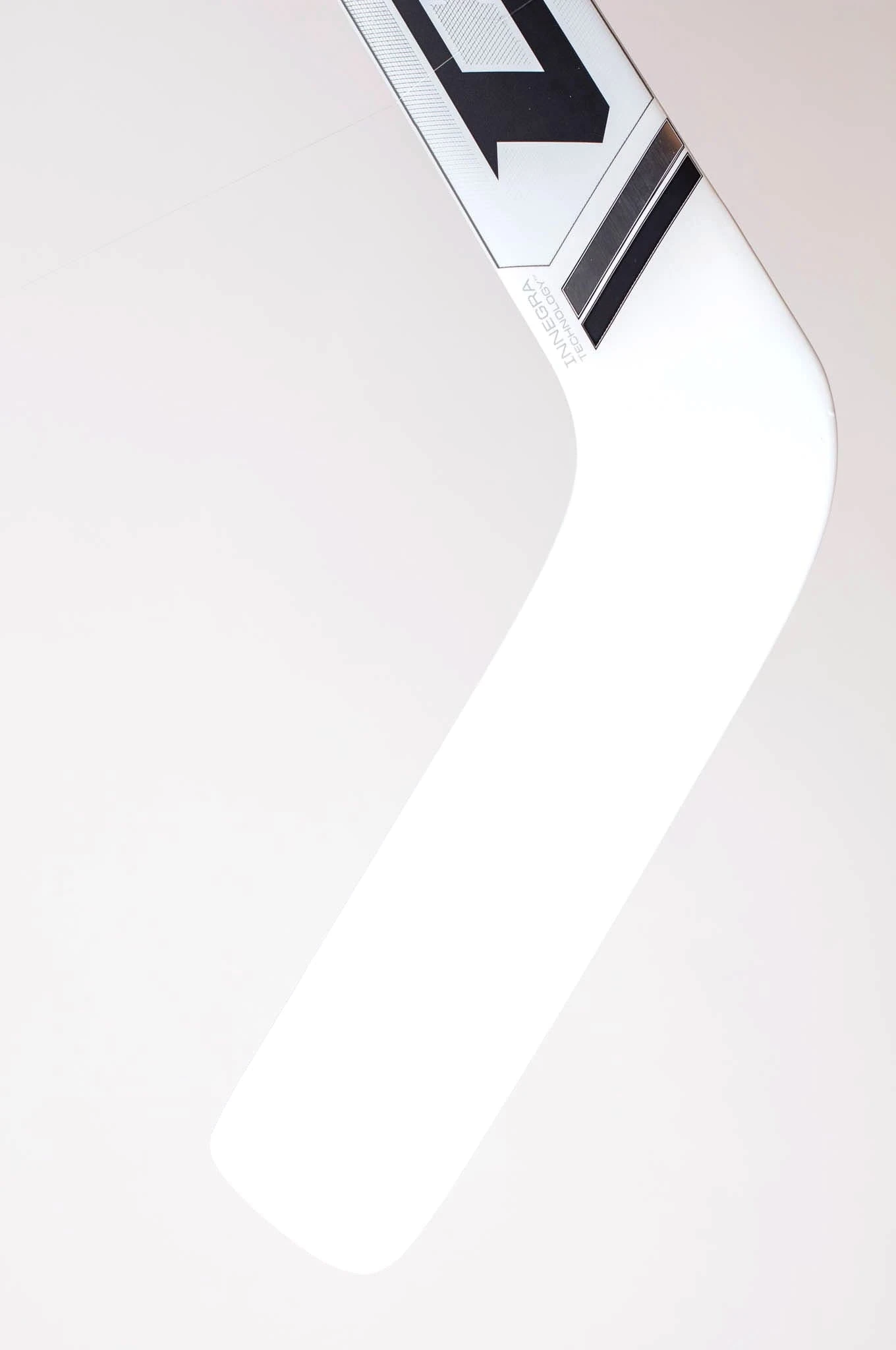 CCM Extreme Flex 4 Pro Senior Goalie Stick - Image 4